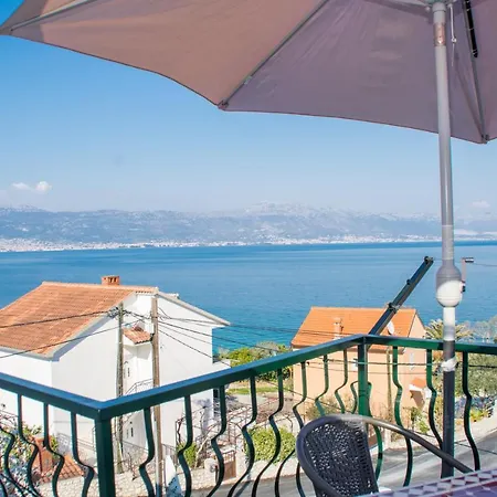 דירה By The Sea Slatine, Ciovo - 1126 טרוגיר